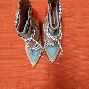 Steve Madden Women's Multicolor Lace-Up Shoes